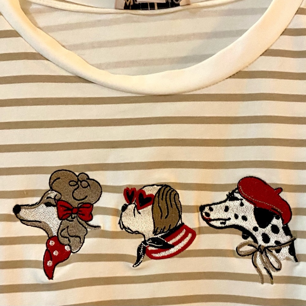 Three Dogs Embroidered on Cotton 3/4 sleeve Crew Neck Tee Shirt. NWT. Size Large
